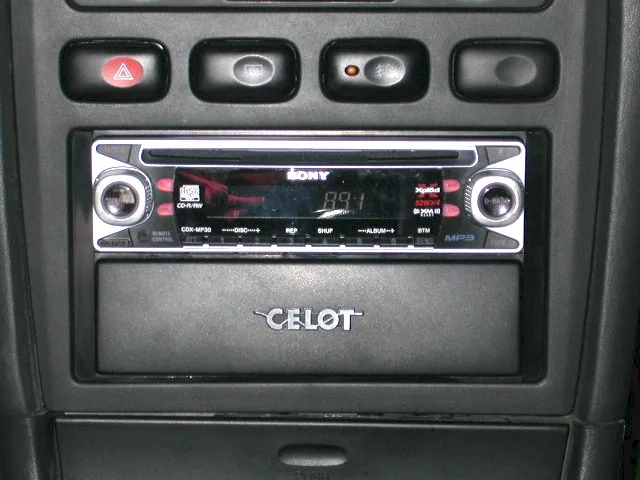 크레도스 소니 CDX-MP30과 서랍장 장착모습