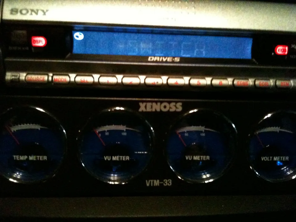 SONY cdx-r3300s AUX단자 생성 가능한가요? 사진 1