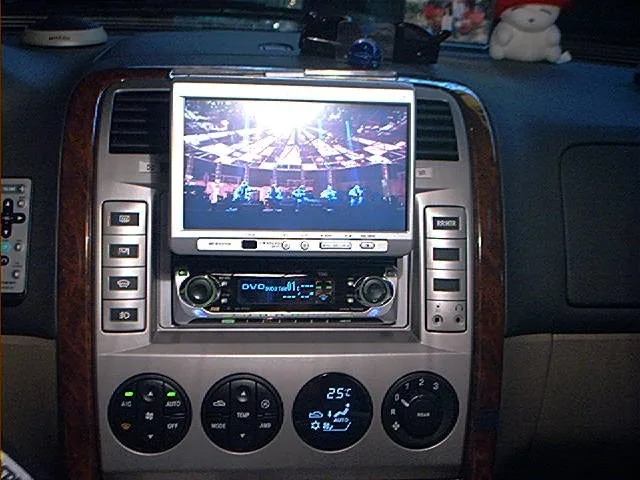 카니발2 파이오니아 DVD DVH-7050과 AVX-P7800W 장착모습(OPEN) 사진 1