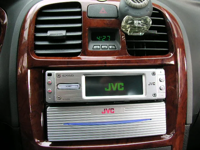 뉴이에프소나타 JVC KD-LHX505와 LED서랍장 장착모습
