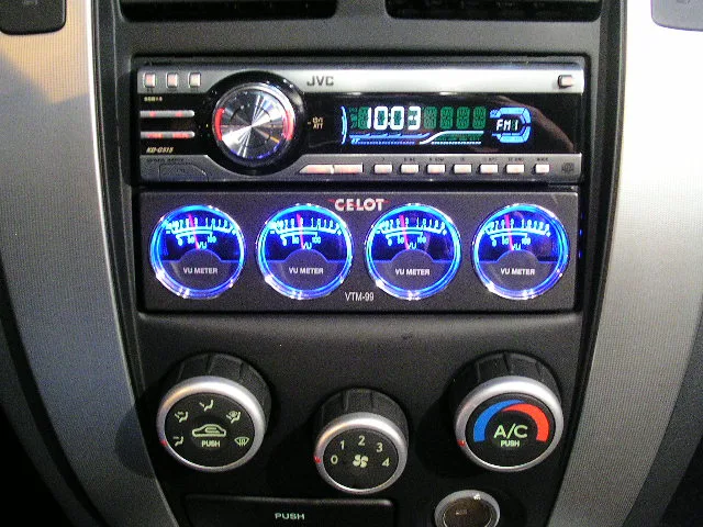 투싼 JVC KD-G515와 레벨메터 장착모습