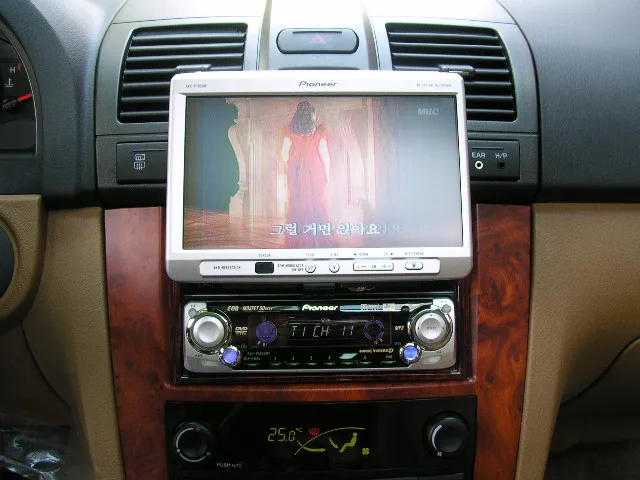 렉스턴 파이오니아 DVH-P5050MP와 AVH-P7800W장착모습(열림)