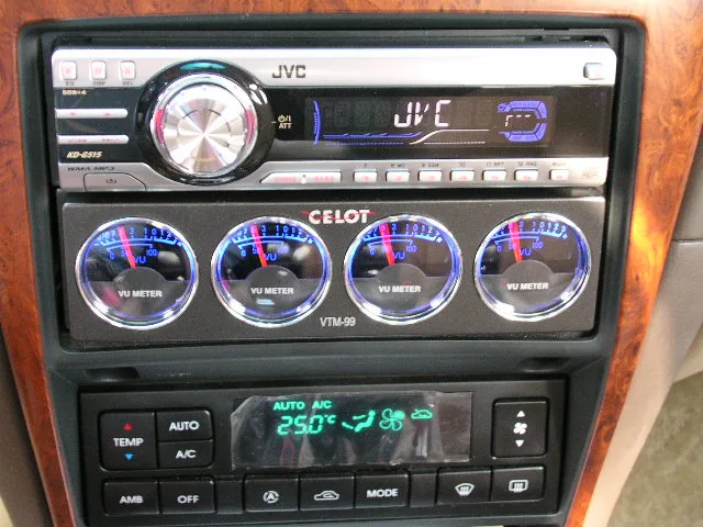 SM3 JVC KD-G515와 레벨메터 장착모습