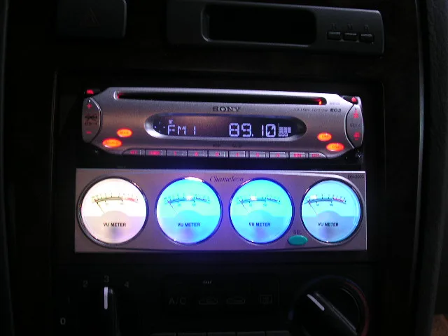 그랜져XG 소니 CDX-L490X와 카멜레온 레벨메터 장착모습2