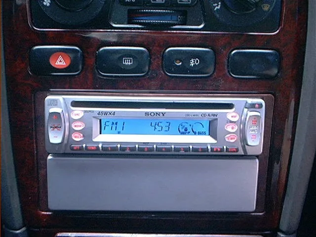 크레도스 소니 CDX-L460X와 서랍장 장착모습 사진 1
