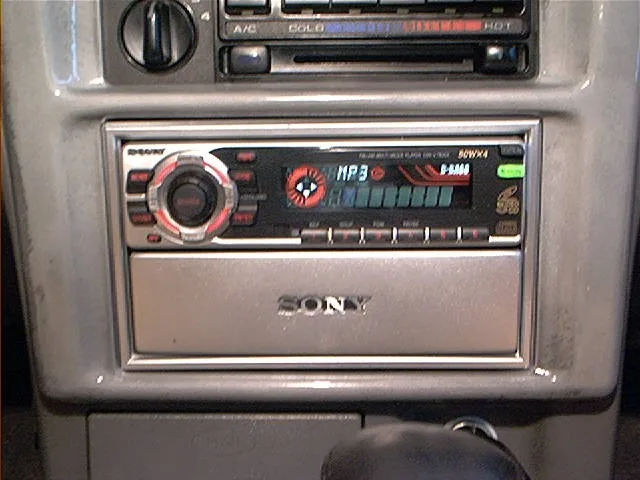 무쏘 소니 CDX-V7800X와 서랍장 장착모습