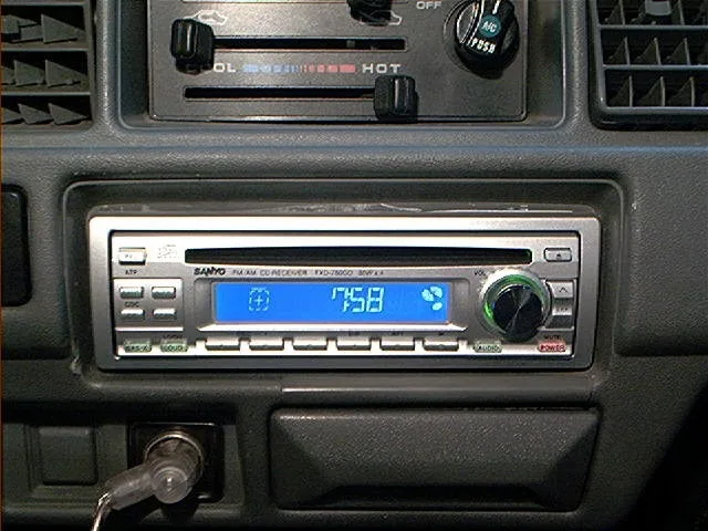 다마스에 산요 FXD-780GD 장착모습