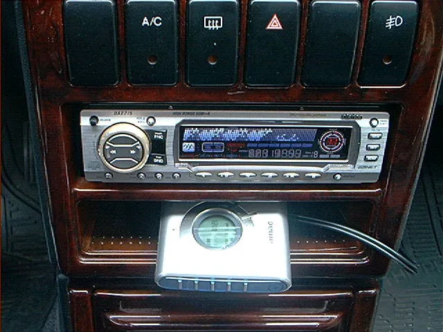 엘란트라 클라리온 Z715와 휴대용 MP3장착모습 사진 1