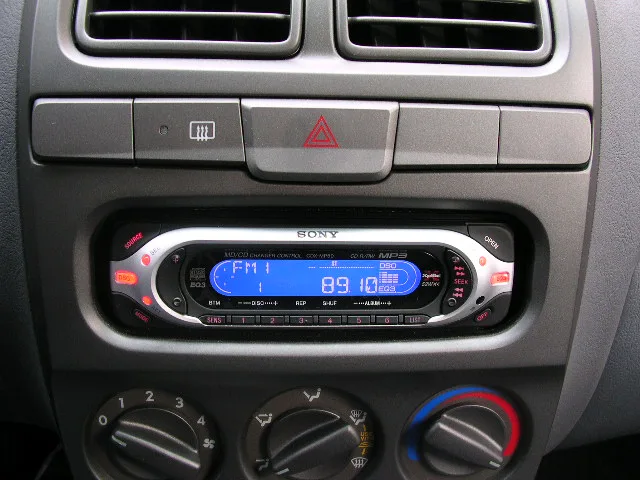 베르나 소니 CDX-MP50 장착모습