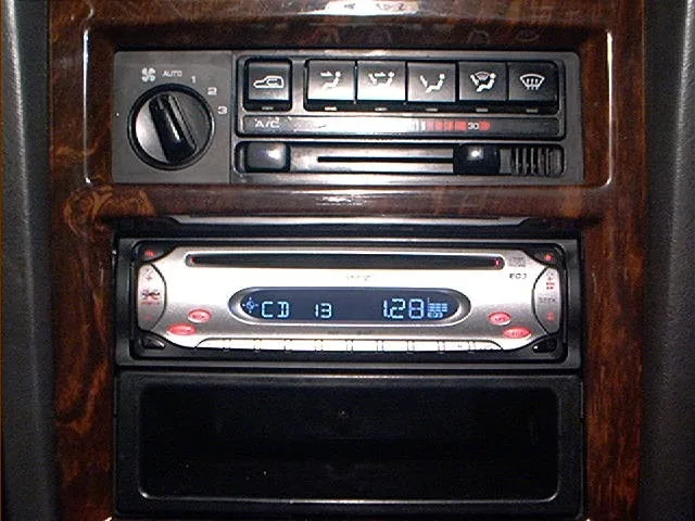 뉴코란도 소니 CDX-L490X 장착모습
