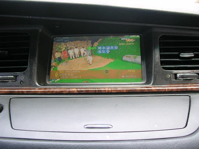 에쿠스 시계위치 거치형TV 개조 장착모습2