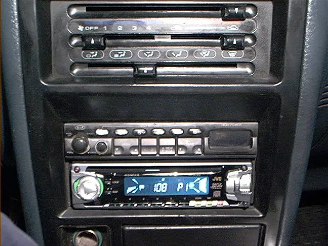 세피아구형 JVC KD-S785 장착모습