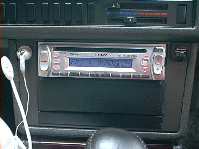 포텐샤 소니 CDX-L460X와 서랍장 장착모습
