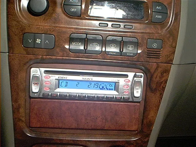 EF소나타 소니 CDX-L460X와 서랍장 장착모습