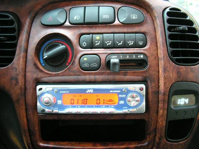 스타렉스 JVC KD-SC800R 장착모습