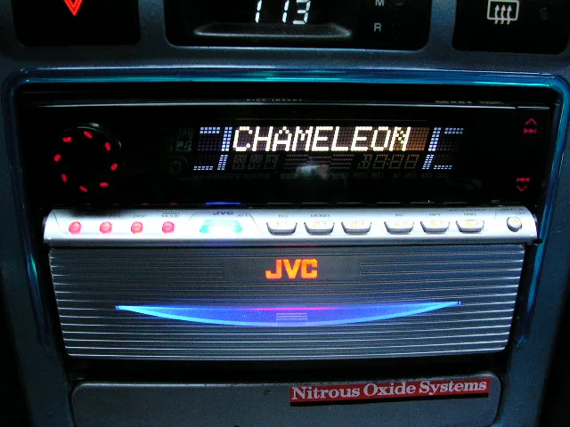 소나타2 JVC 뉴카멜레온 KD-LX555와 LED서랍장 장착모습 확대