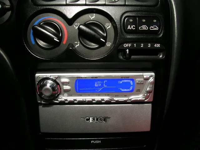 아반테 JVC KD-G305와 서랍장 장착모습