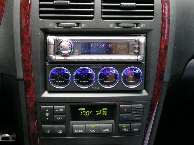 옵티마 JVC KD-G805와 레벨메터 장착모습