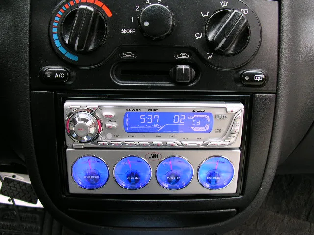 라노스 JVC KD-G305와 레벨메터 장착모습 전체