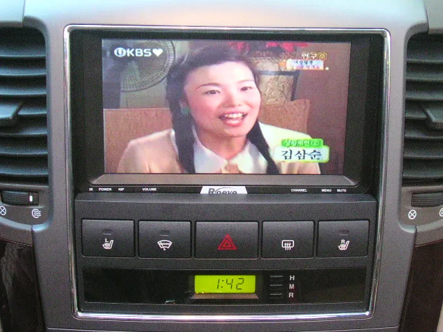 뉴소렌토 노바 네비게이션 매립모습