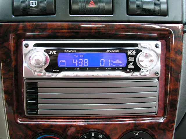 라세티 JVC KD-SX745와 5매씨디서랍장 장착모습(확대)