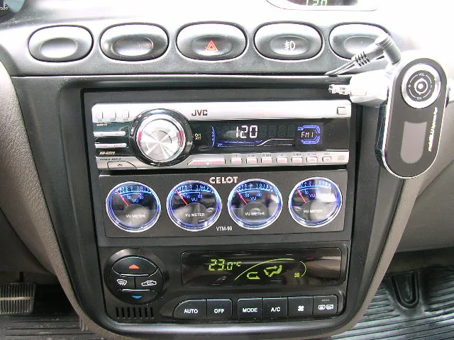레간자 JVC KD-G515와 레벨메터 장착모습