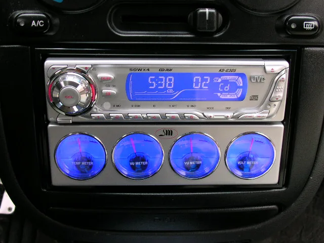 라노스 JVC KD-G305와 레벨메터 장착모습 확대
