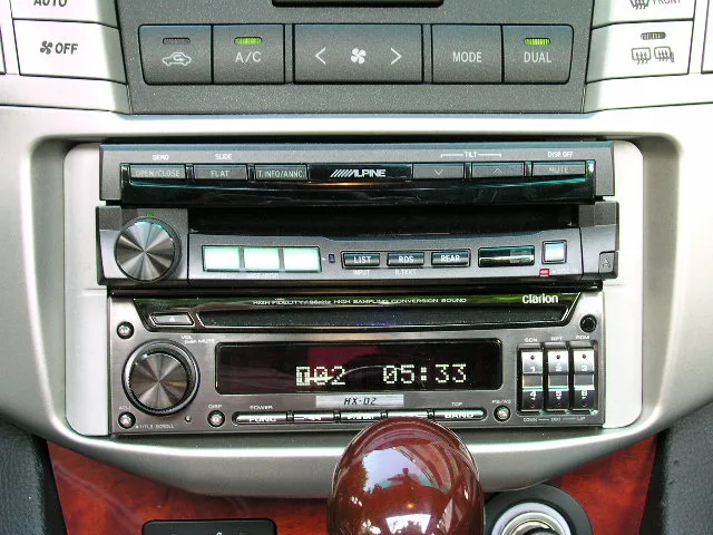렉서스RX330 클라리온 HX-D2와 알파인 DVD IVA-D900R 장착모습 확대