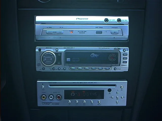 SM5 클라리온 DXZ715 파이오니아 AVX-P7800W 볼트DVD장착모습(CLOSE)