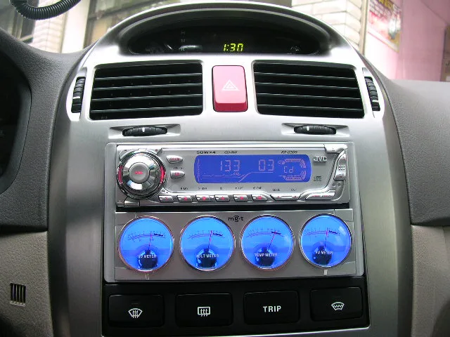 세라토 JVC KD-G305와 레벨메터 장착모습