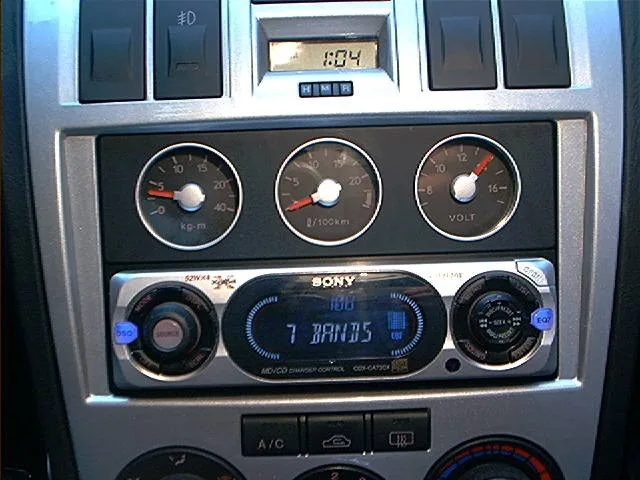 투스카니 소니 CDX-730X와 멀티게이지 추가장착 모습