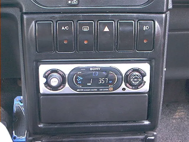 스쿠프 소니 CDX-CA730X와 서랍장 장착모습